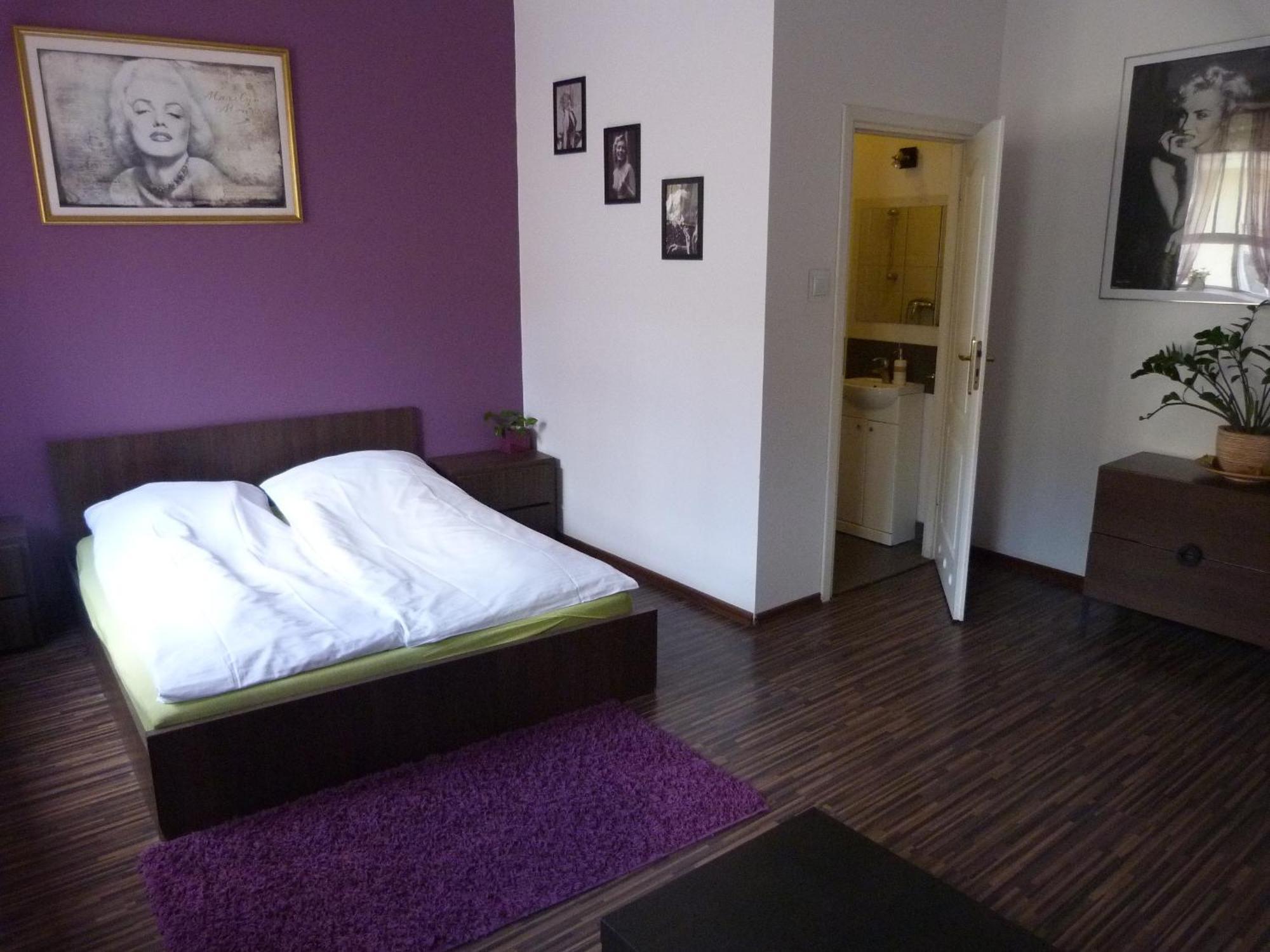 Jasna Hostelik Self Check-In Варшава Екстериор снимка